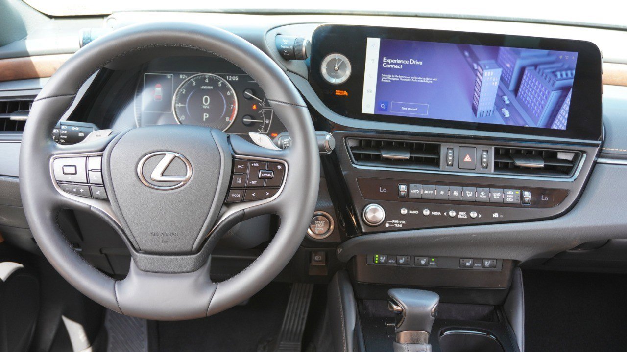 Used 2024 Lexus ES 350 w/ Premium Package image 27
