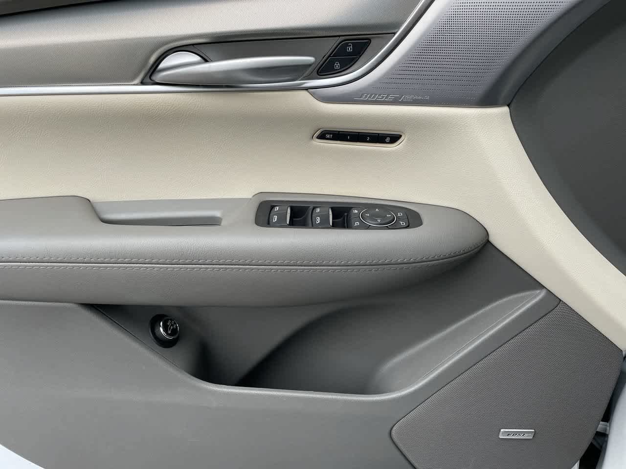Certified 2025 Cadillac XT5 Premium Luxury AWD/4WD image 34