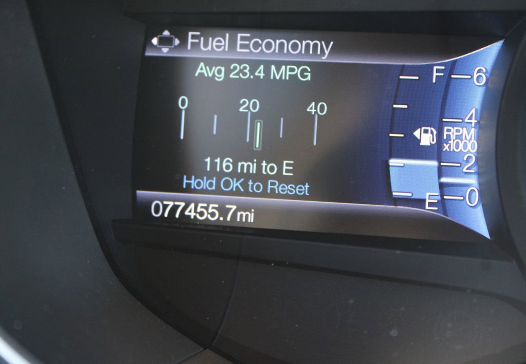 Used 2019 Ford Fusion Titanium image 2