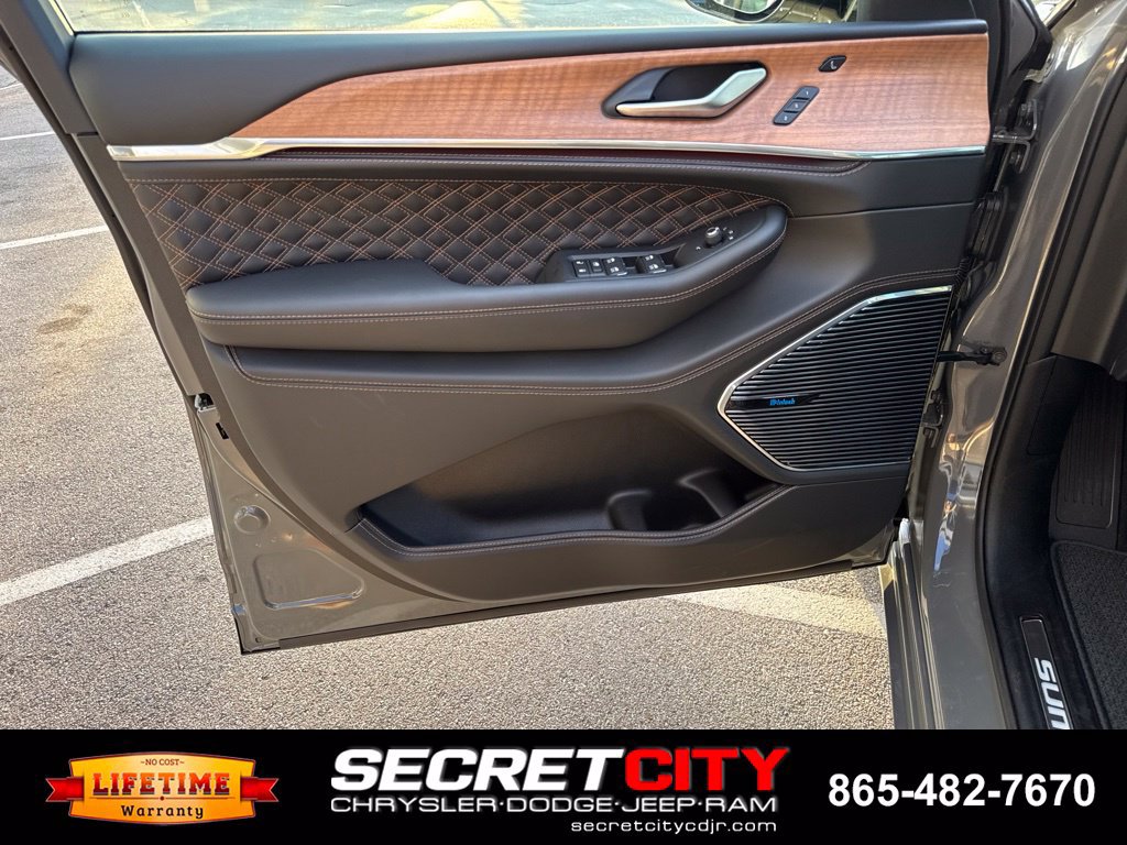 New 2027 Jeep Grand Cherokee L Summit AWD/4WD image 39