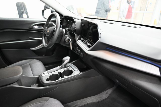 Used 2024 Chevrolet Trax LS image 14