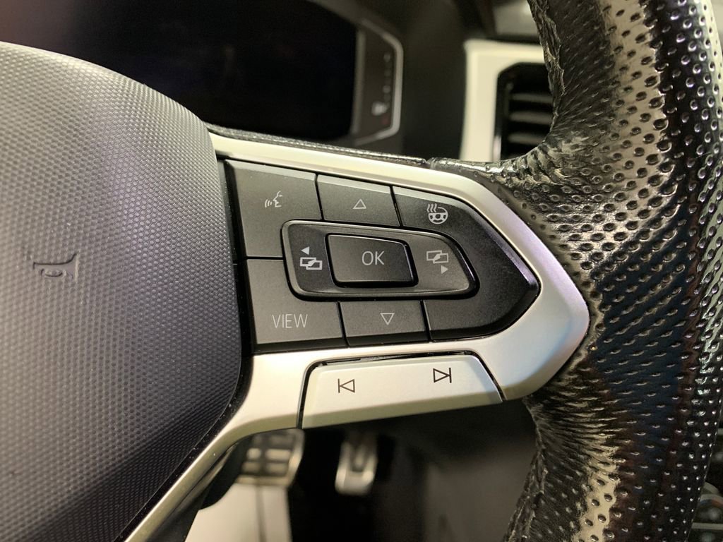 Used 2022 Volkswagen Atlas Cross Sport SEL R-Line image 12