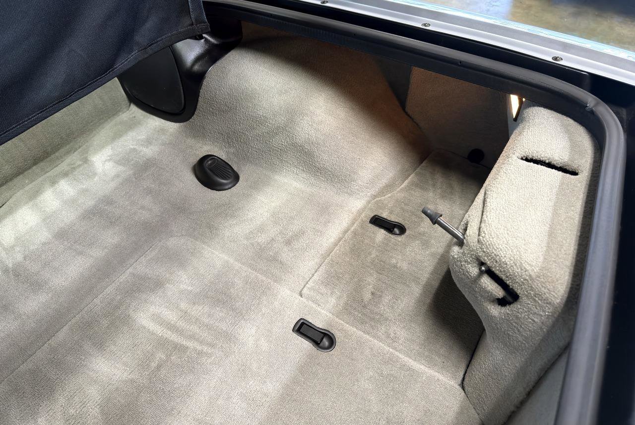 Used 1997 Chevrolet Corvette Coupe w/ Memory Pkg RWD image 41