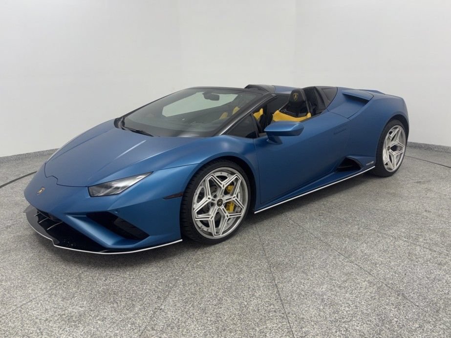 Used 2020 Lamborghini Huracan EVO RWD image 2