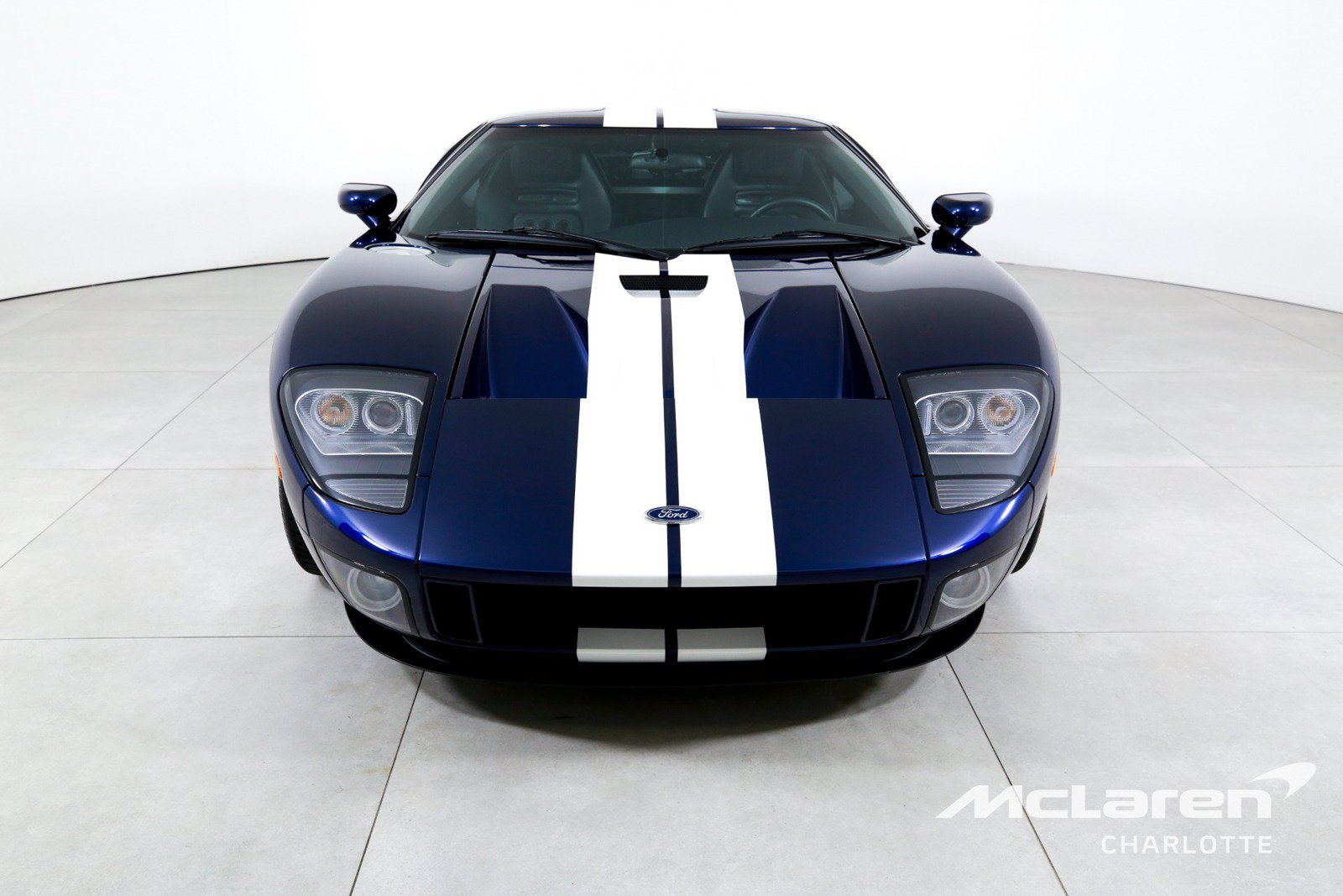 Used 2005 Ford GT RWD image 4