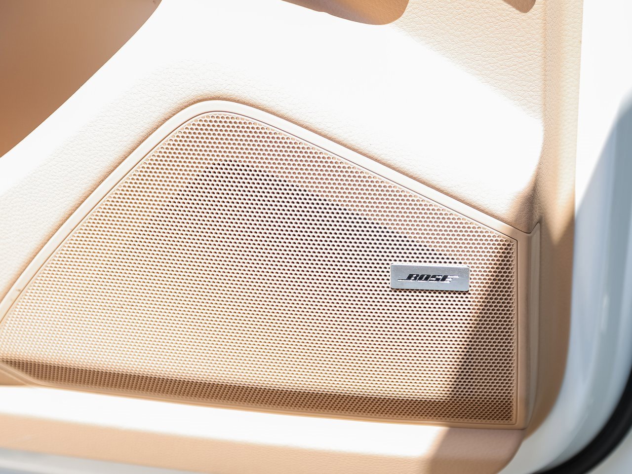 Certified 2023 Porsche Cayenne Platinum Edition image 22