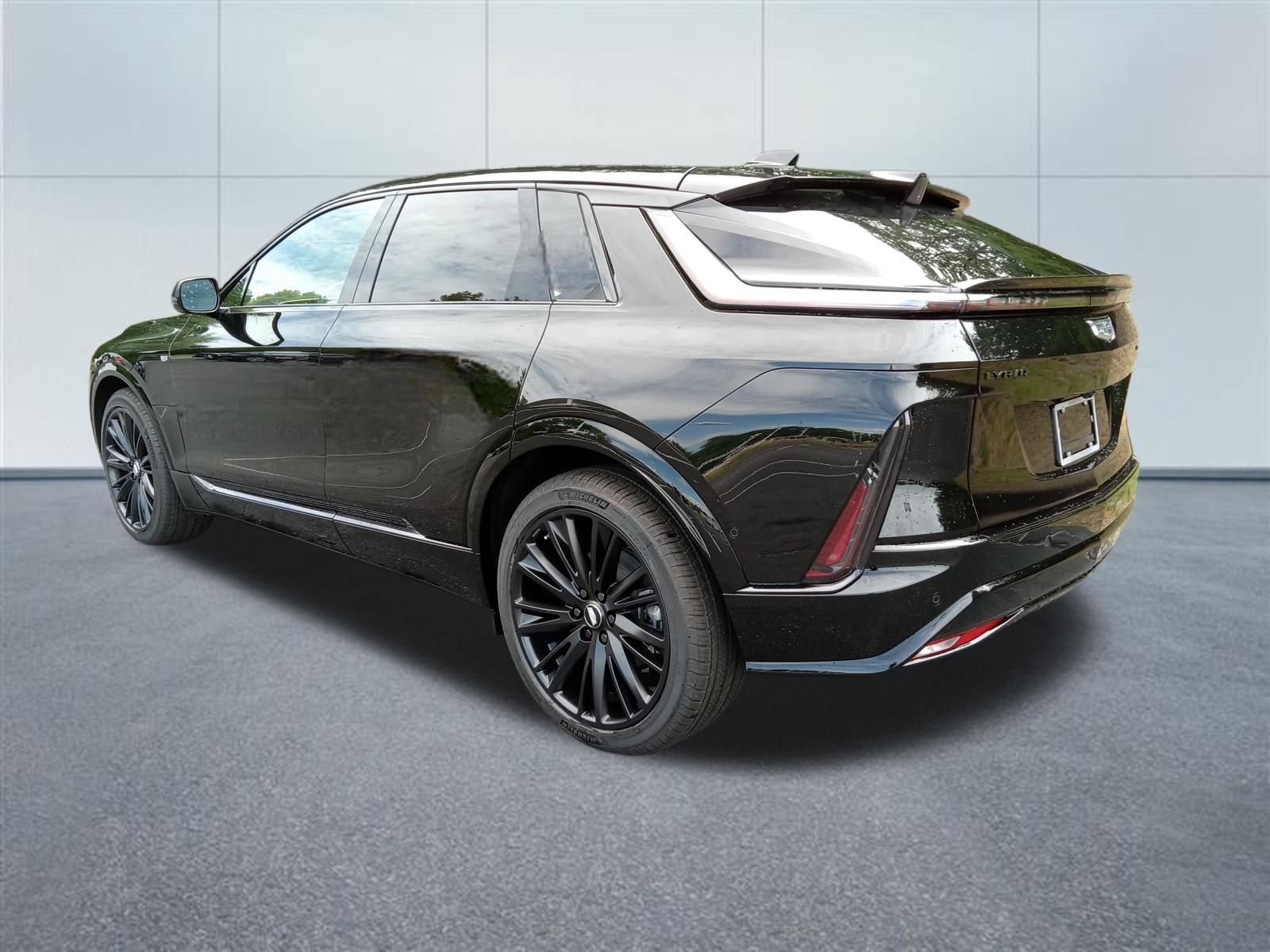 New 2026 Cadillac Lyriq Sport w/ LPO, ONYX Package AWD/4WD image 3
