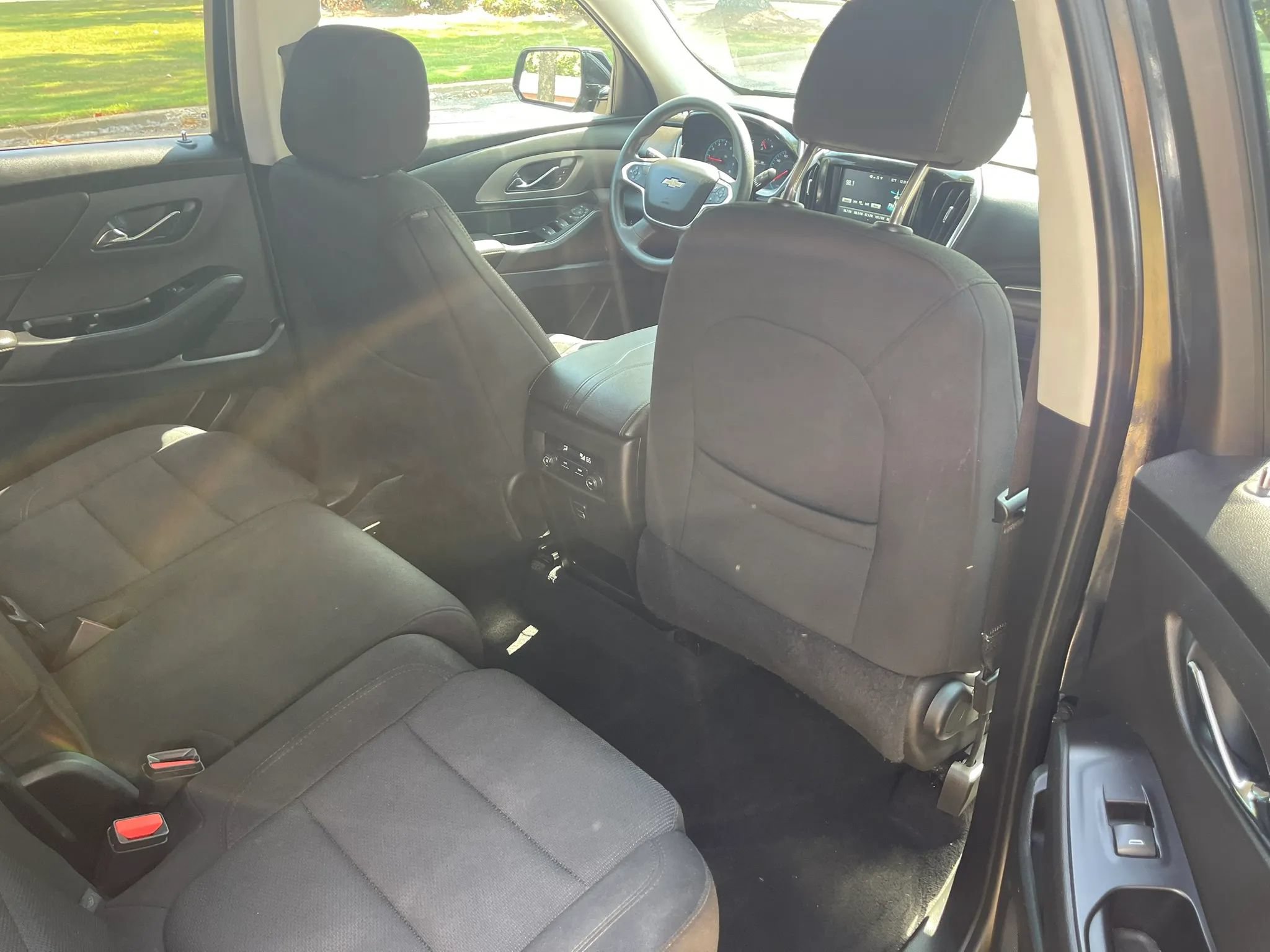 Used 2019 Chevrolet Traverse LS FWD image 13