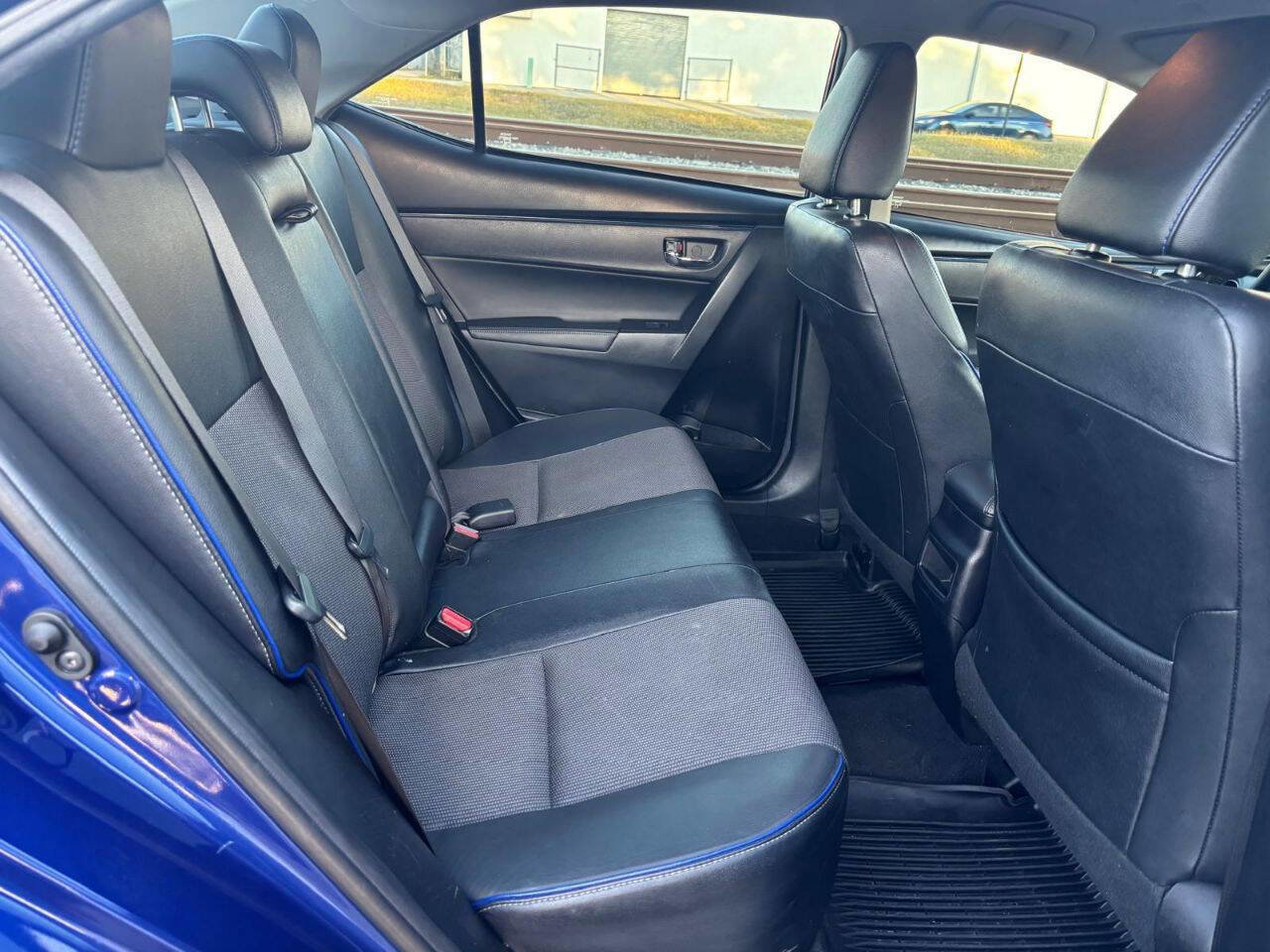 Used 2019 Toyota Corolla SE FWD image 18