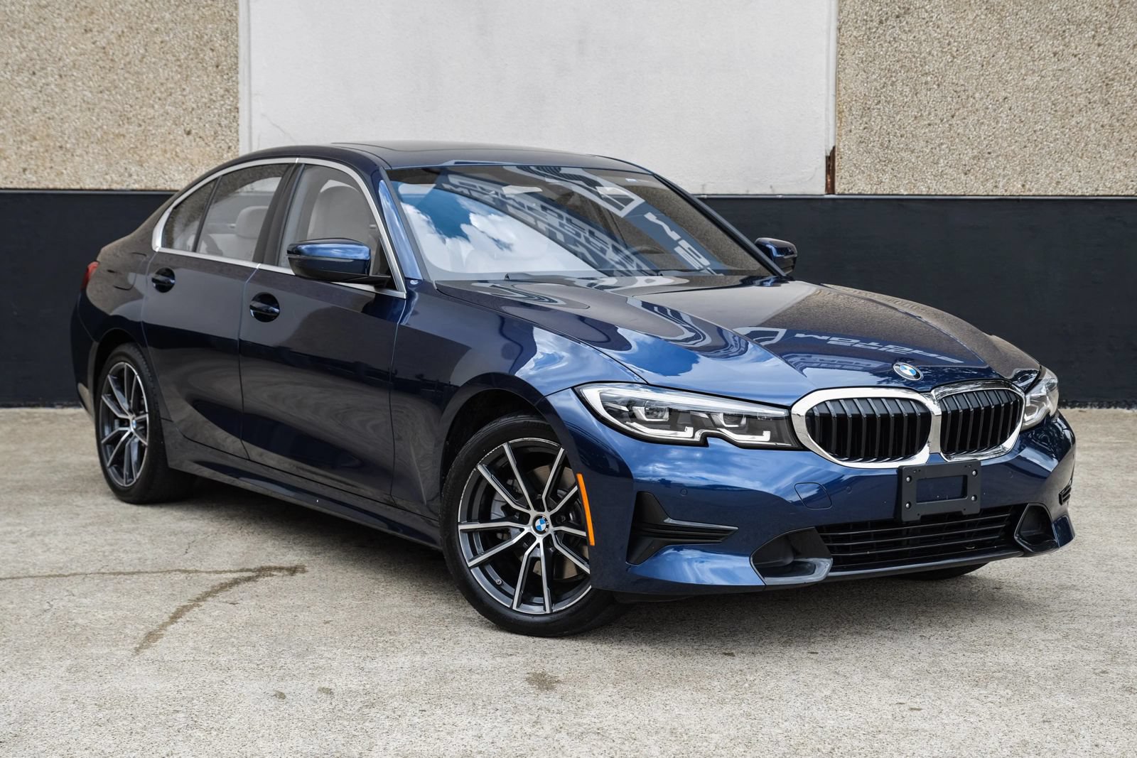 Used 2019 BMW 330i xDrive Sedan w/ Convenience Package AWD/4WD image 6