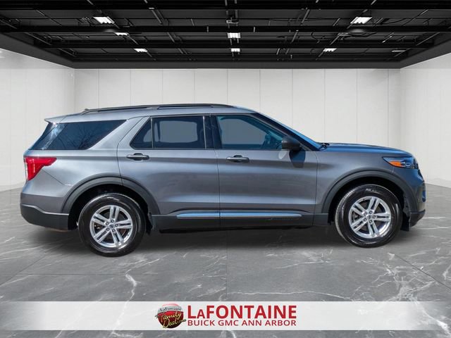 Used 2022 Ford Explorer XLT AWD/4WD image 6