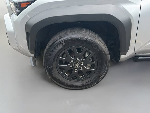 Used 2025 Toyota 4Runner SR5 AWD/4WD image 31