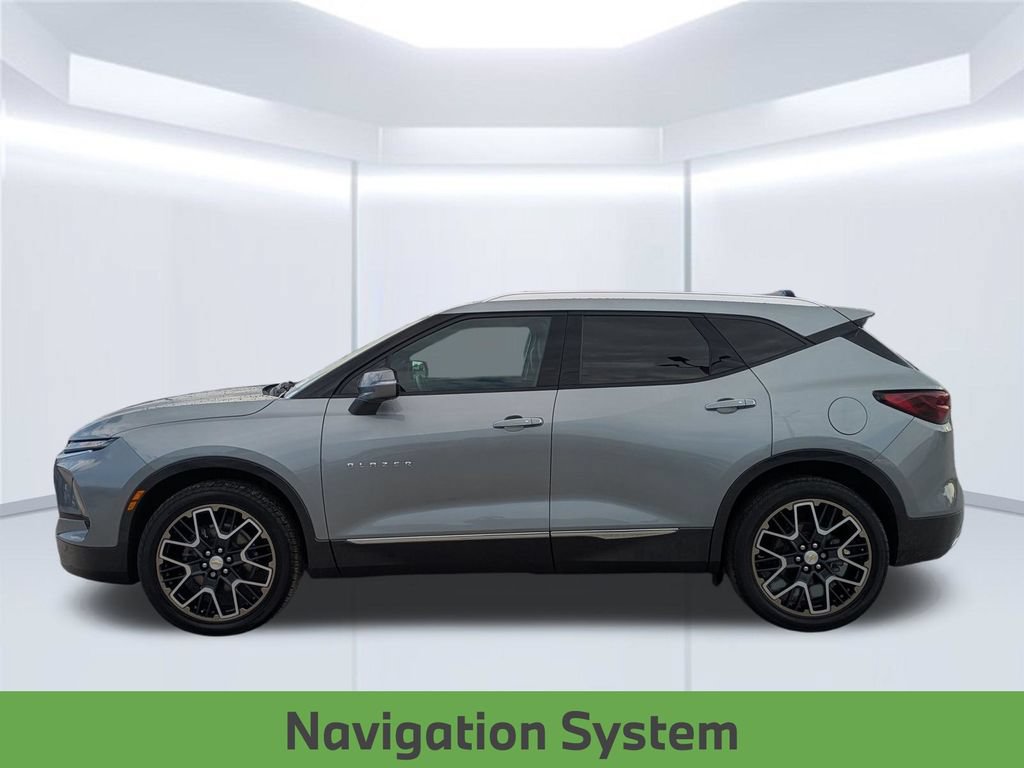 Used 2023 Chevrolet Blazer Premier w/ Driver Confidence II Package FWD image 2