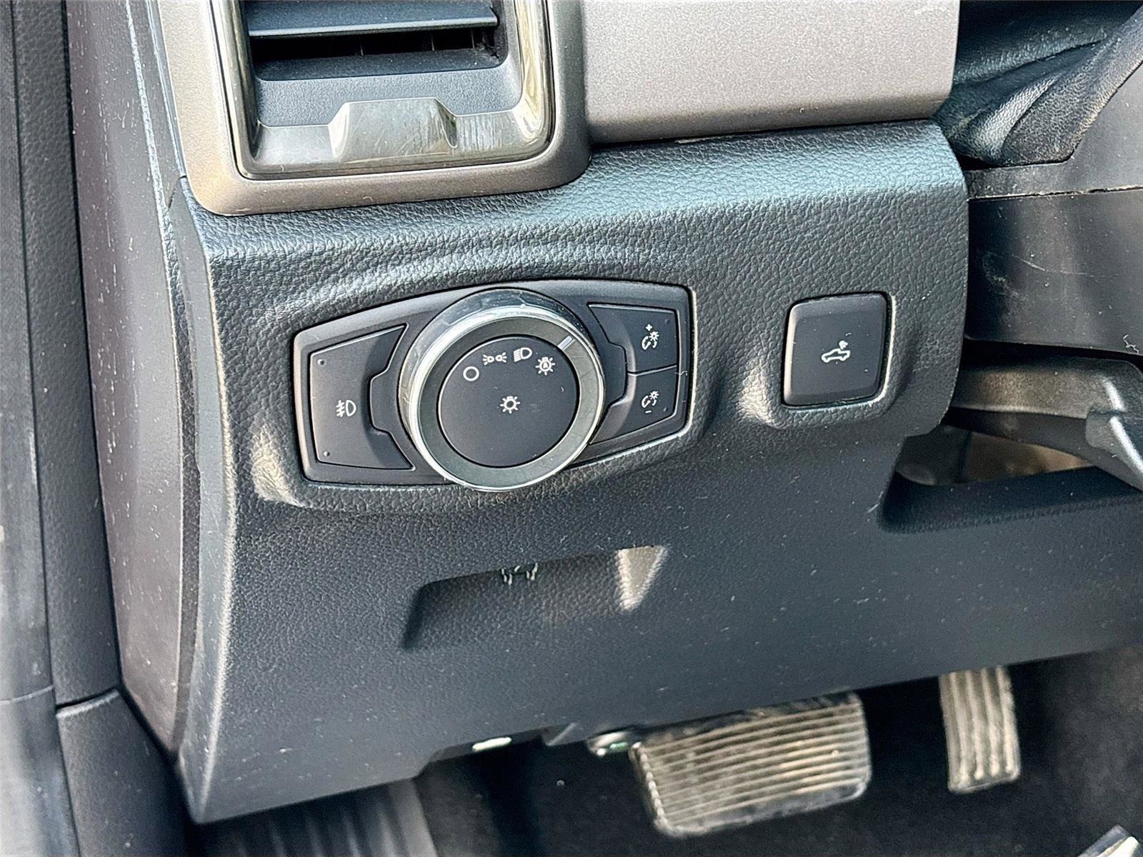 Used 2019 Ford Ranger XLT w/ Equipment Group 302A Luxury AWD/4WD image 10