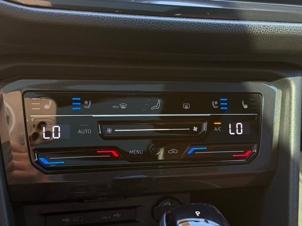 Certified 2024 Volkswagen Tiguan SEL R-Line w/ MDO Package, Two-Row AWD/4WD image 21