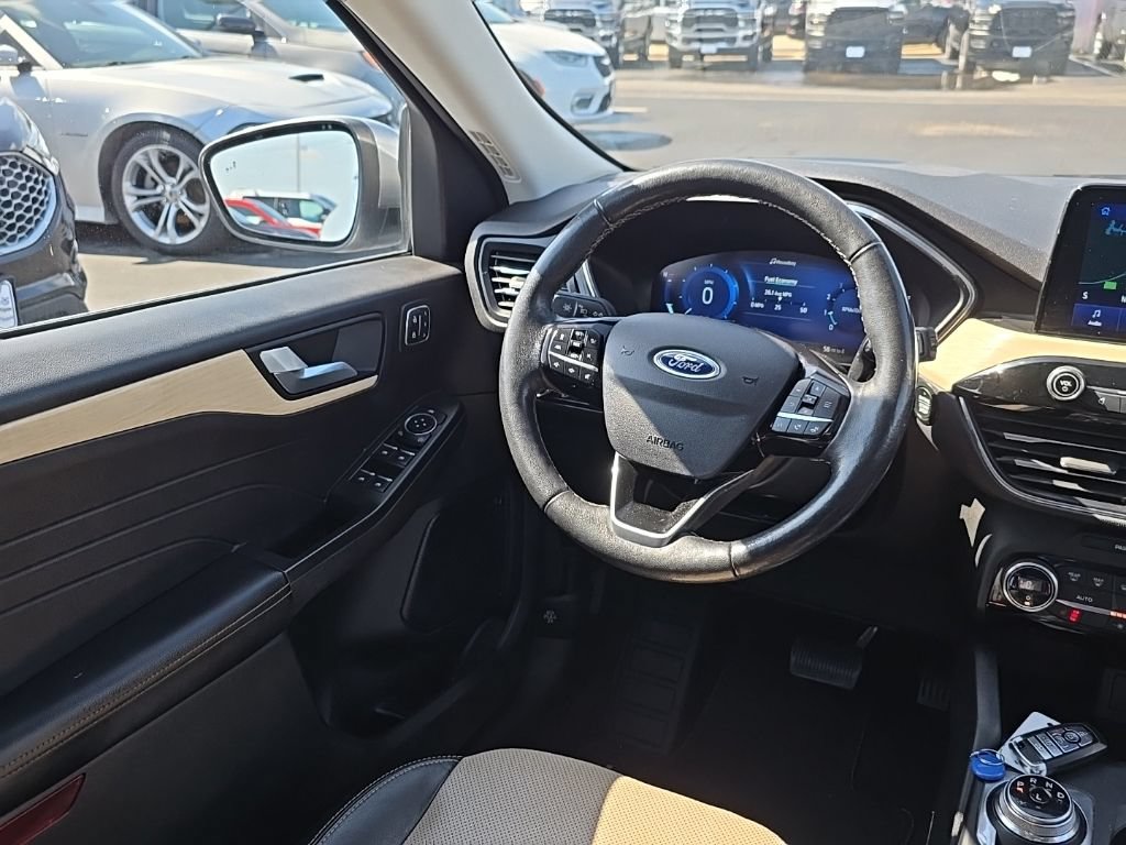 Used 2021 Ford Escape Titanium w/ Titanium Elite Package AWD/4WD image 15
