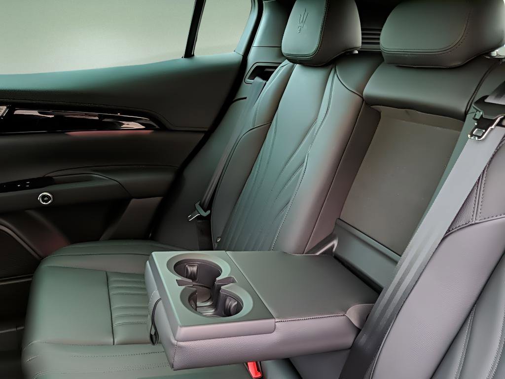 New 2023 Maserati Grecale GT image 30