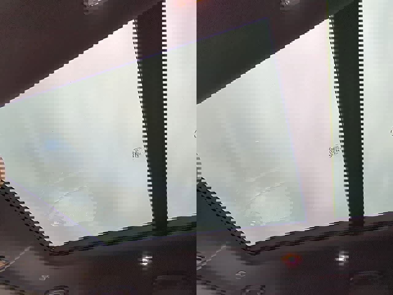 New 2026 Land Rover Defender 110 X-Dynamic SE image 19