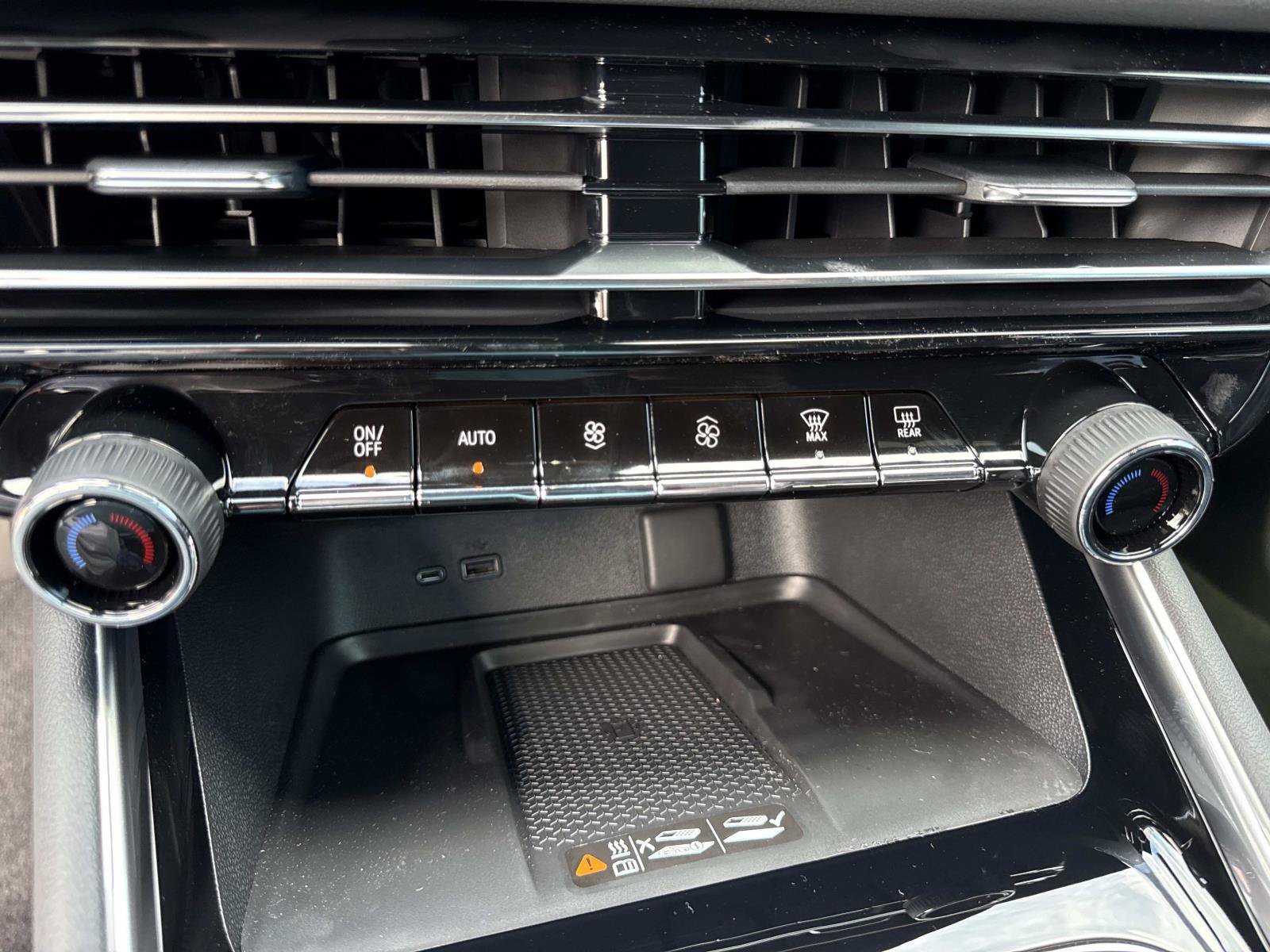 New 2027 Chevrolet Traverse LT w/ Sun and Wheel Package FWD image 27