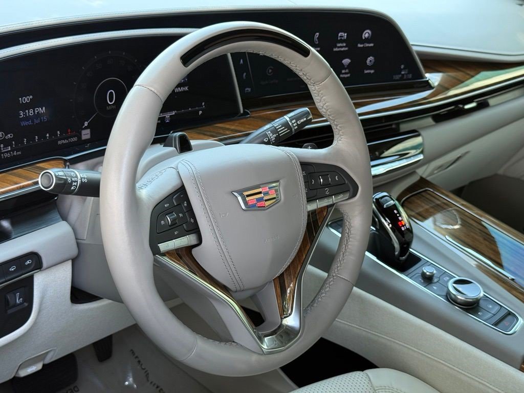 Certified 2024 Cadillac Escalade Sport Platinum w/ LPO, ONYX Package AWD/4WD image 18