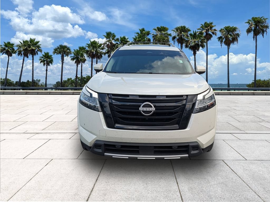 Used 2024 Nissan Pathfinder Platinum w/ Black Appearance Package FWD image 2