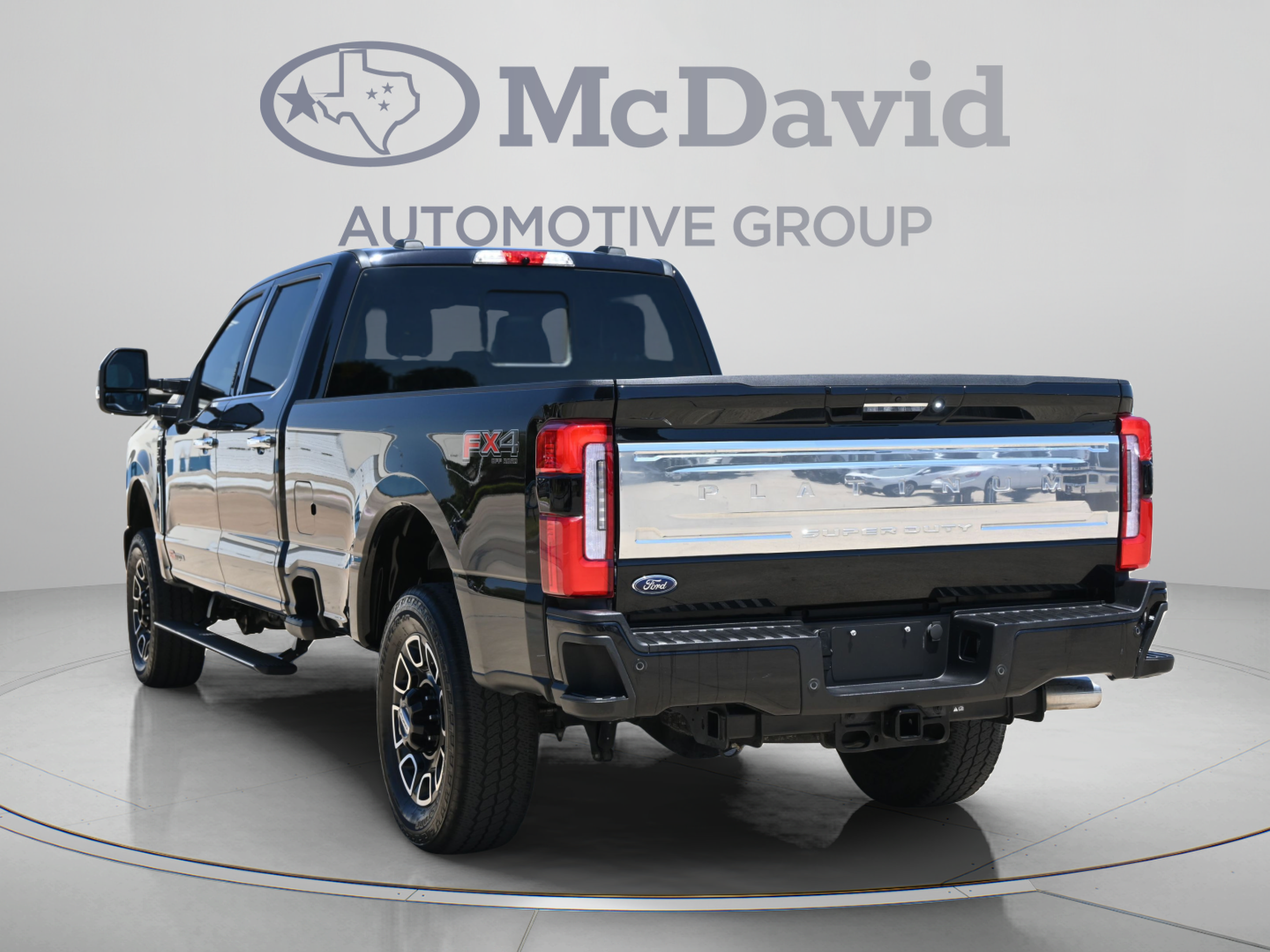 Used 2023 Ford F350 Platinum w/ FX4 Off-Road Package AWD/4WD image 8