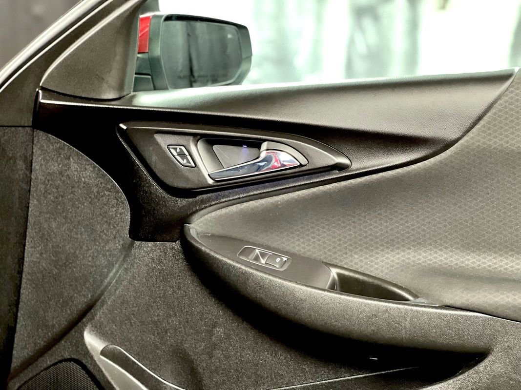 Used 2018 Chevrolet Malibu LT w/ Driver Confidence Package image 33