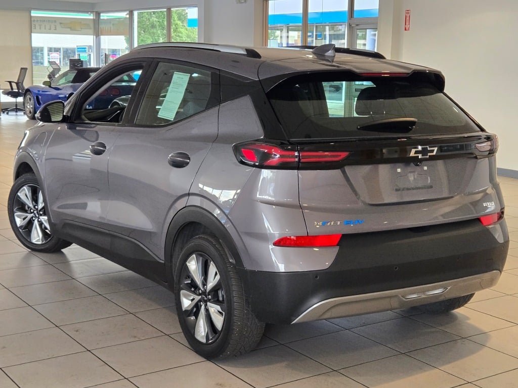 Certified 2023 Chevrolet Bolt EUV LT w/ Convenience Package FWD image 14