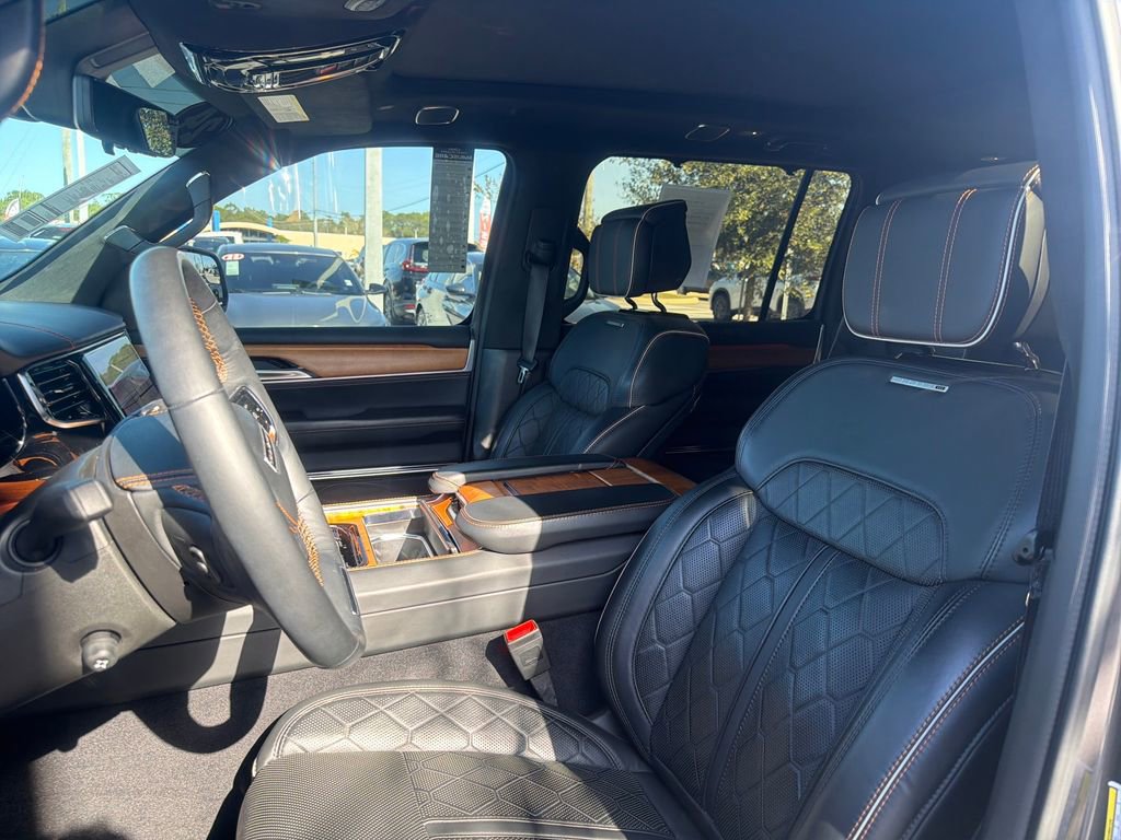 Used 2024 Jeep Grand Wagoneer Series III image 22