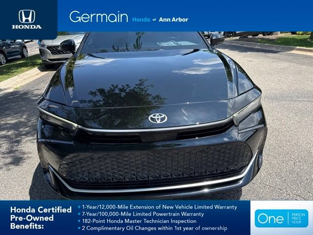 Used 2024 Toyota Crown Platinum AWD/4WD image 2