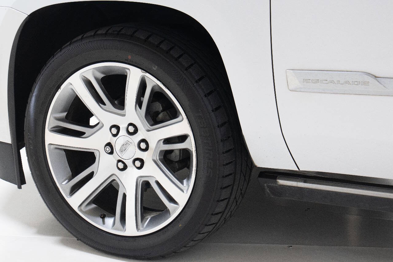 Used 2016 Cadillac Escalade ESV Premium AWD/4WD image 73