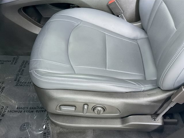 Used 2023 Buick Enclave Essence FWD image 18
