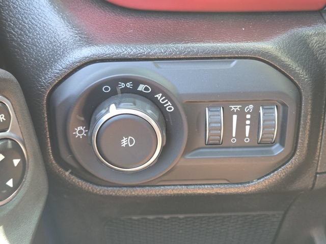 Used 2022 Jeep Wrangler Unlimited Rubicon AWD/4WD image 11