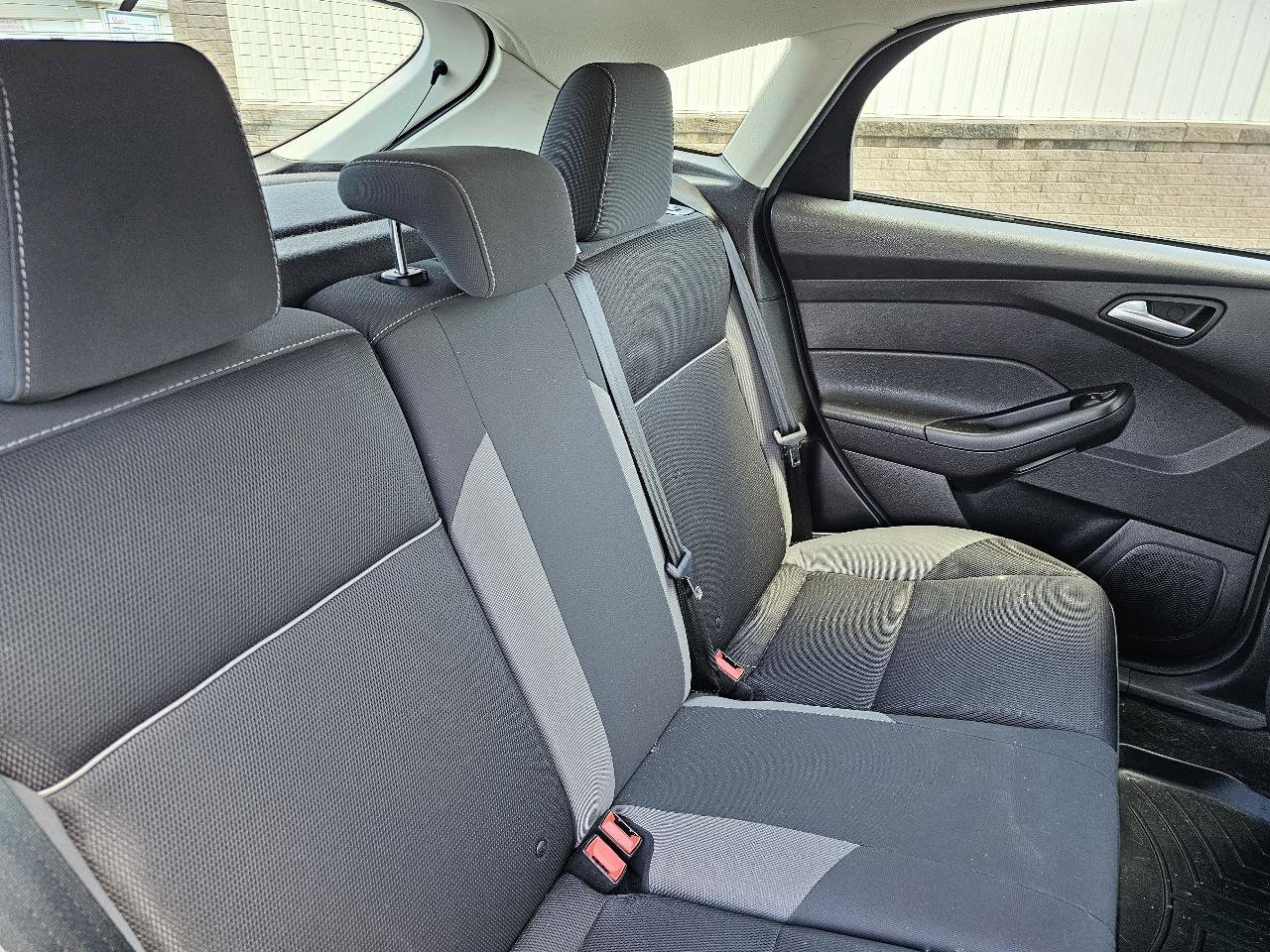 Used 2014 Ford Focus SE FWD image 18