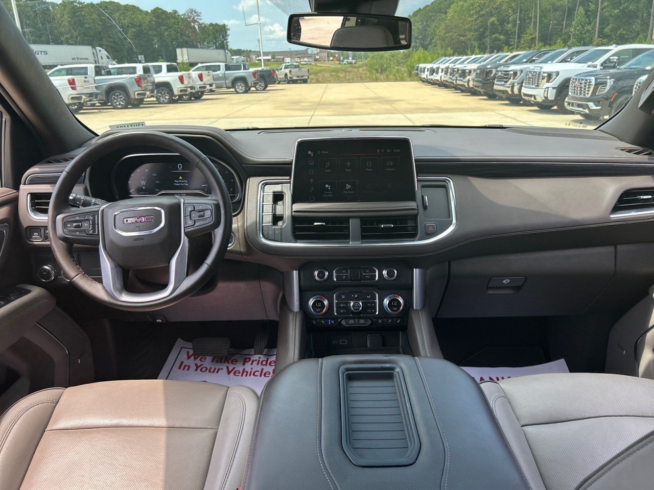 Used 2024 GMC Yukon SLT w/ SLT Luxury Package RWD image 20