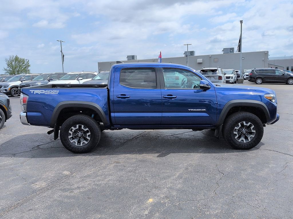 Used 2022 Toyota Tacoma TRD Off-Road AWD/4WD image 2