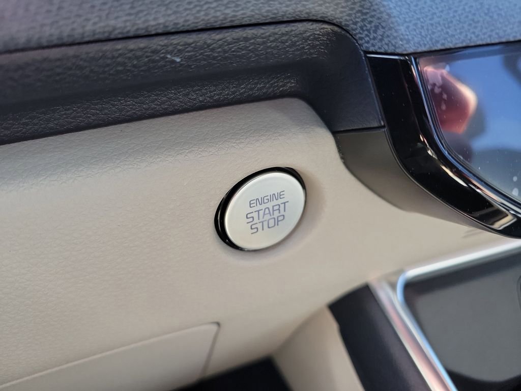 New 2026 Kia Carnival EX FWD image 33