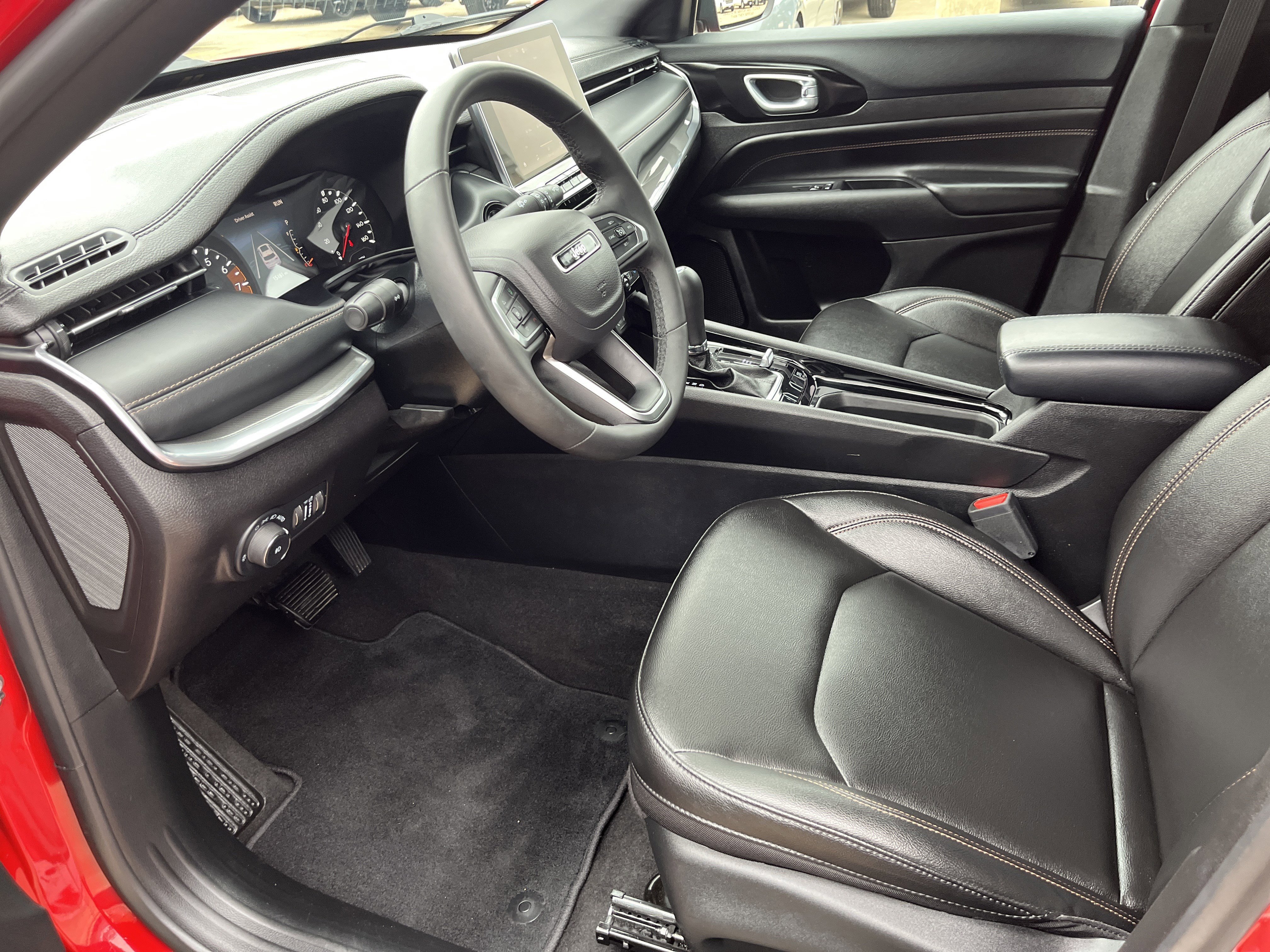 Used 2024 Jeep Compass Limited image 8