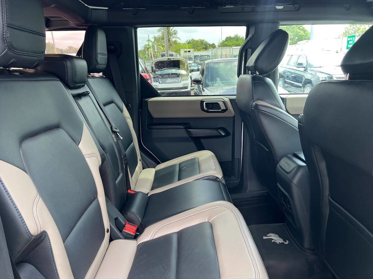 Used 2024 Ford Bronco Wildtrak image 9