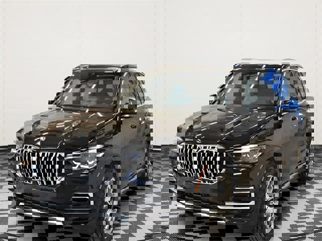 Used 2023 BMW X5 xDrive40i w/ Premium Package image 5