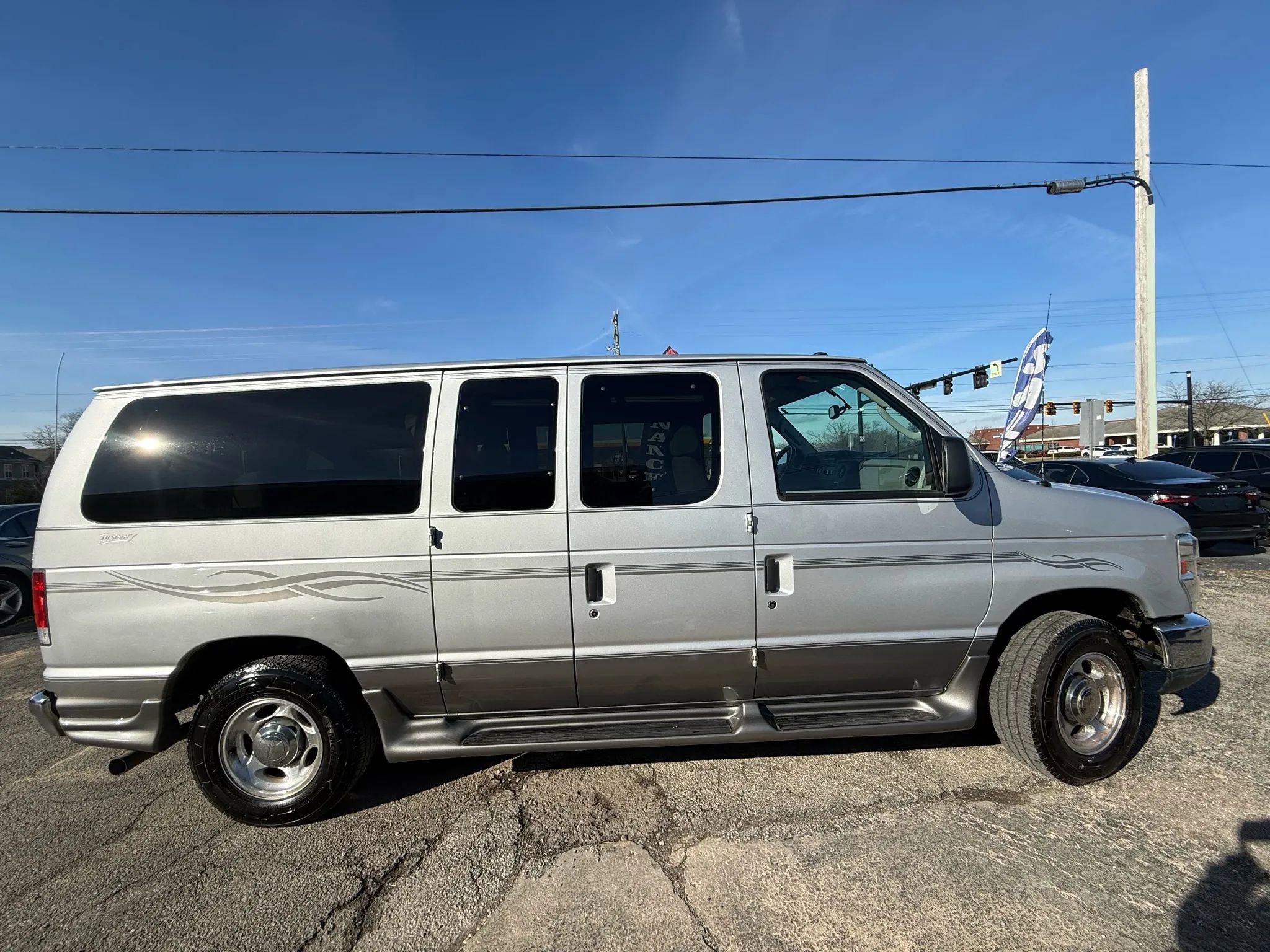 Used 2014 Ford E-150 and Econoline 150 image 5
