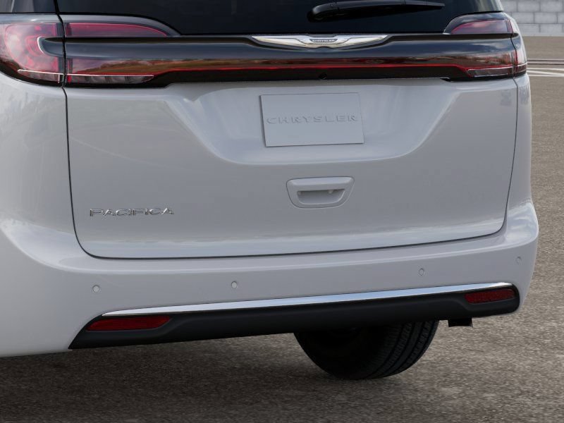 Used 2026 Chrysler Pacifica Select FWD image 13