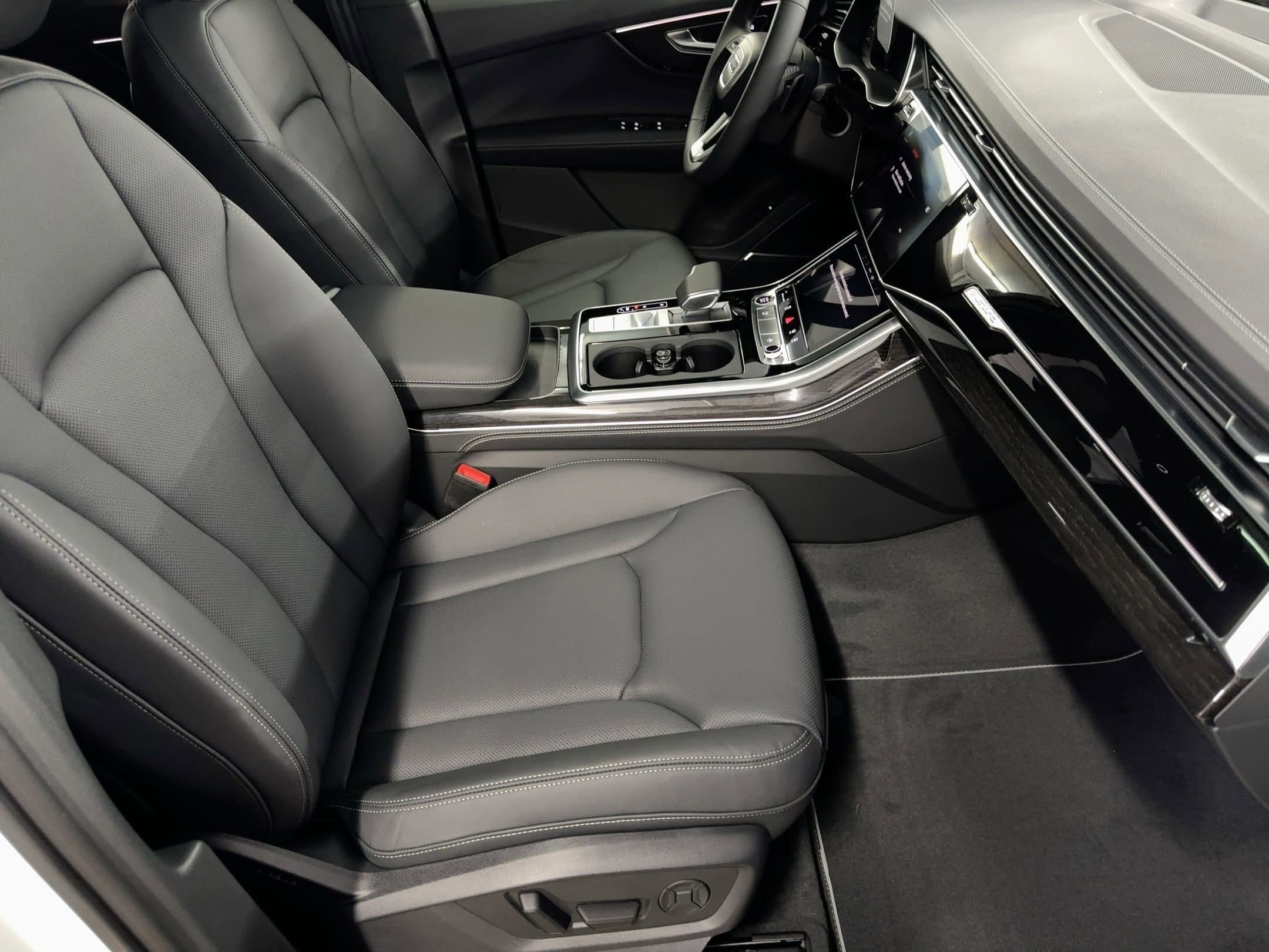 New 2026 Audi Q7 3.0T Premium Plus AWD/4WD image 30