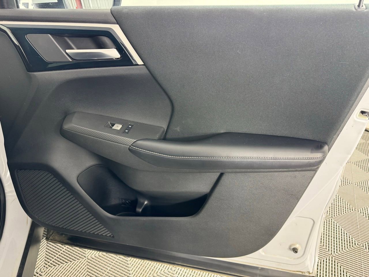 Used 2022 Mitsubishi Outlander ES image 30