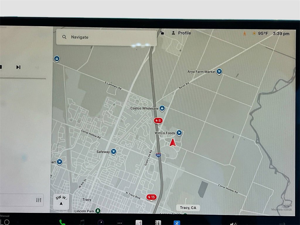 Used 2022 Tesla Model X image 12