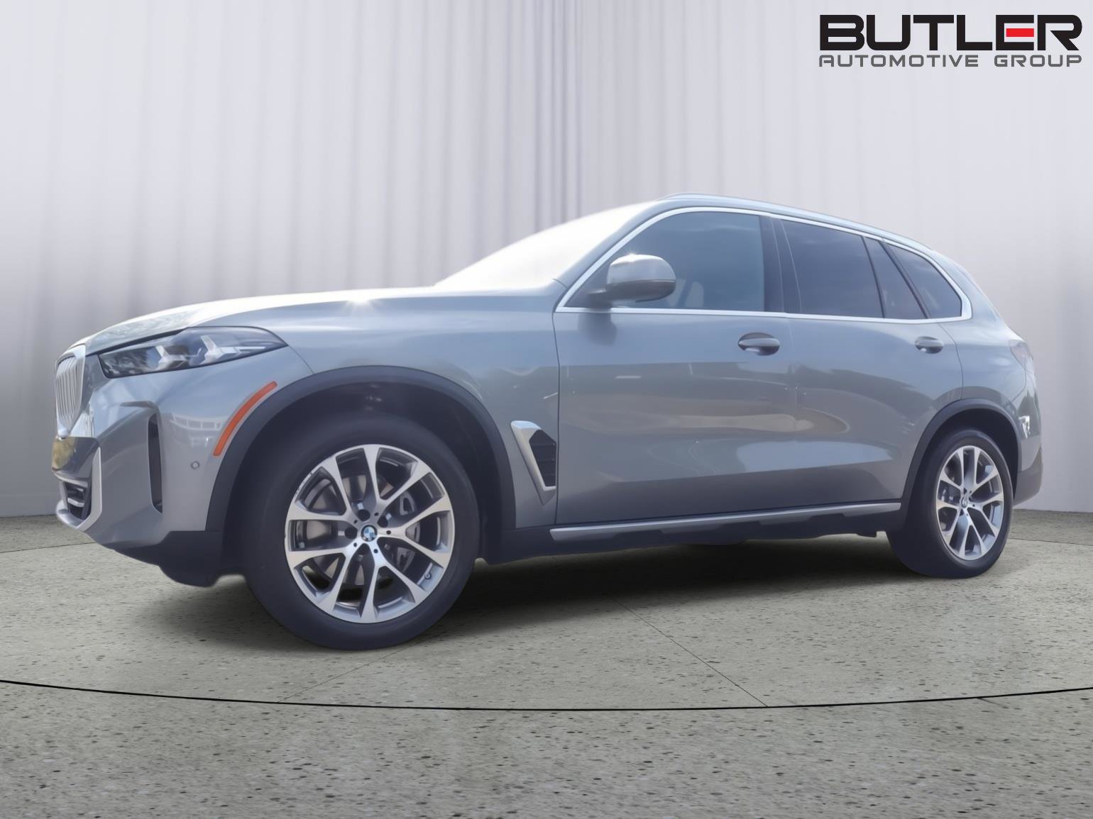 Used 2024 BMW X5 xDrive40i w/ Parking Assistance Package image 1