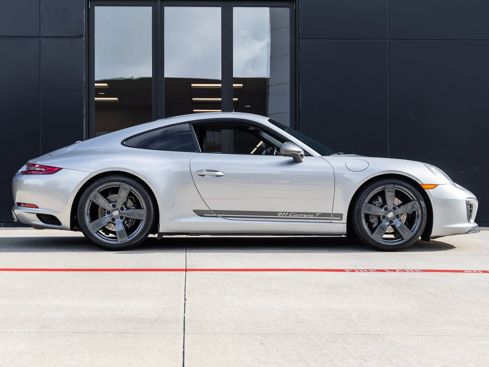 Certified 2018 Porsche 911 Carrera T RWD image 12