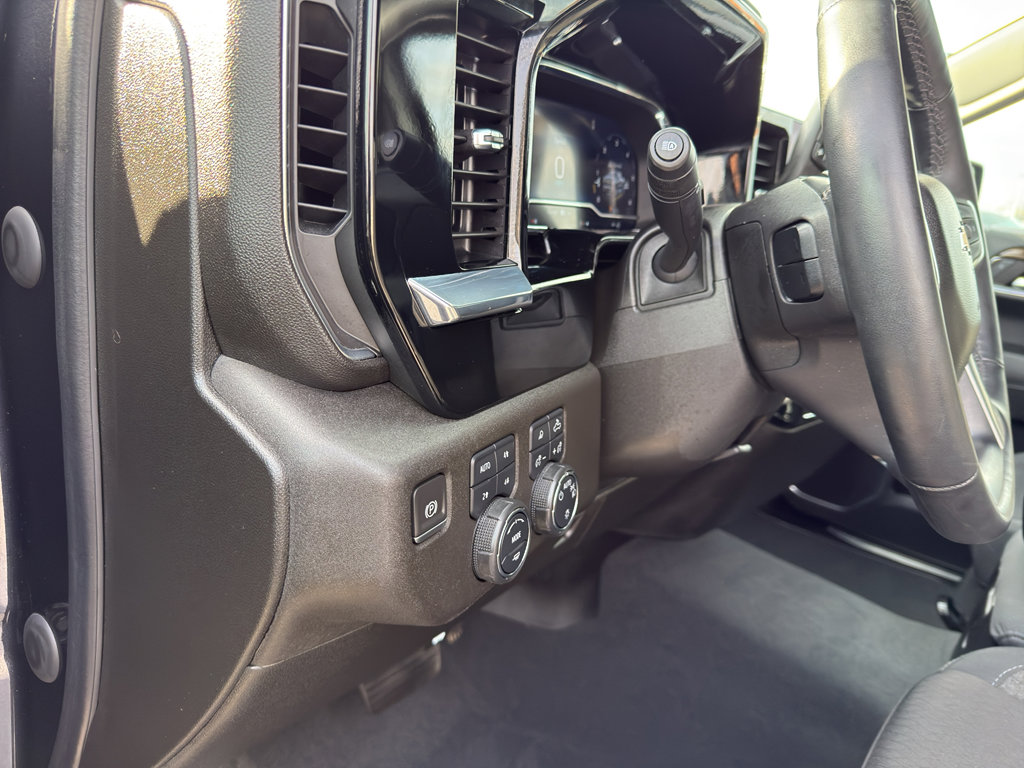 Used 2024 Chevrolet Silverado 1500 LT w/ Z71 Off-Road Package image 16