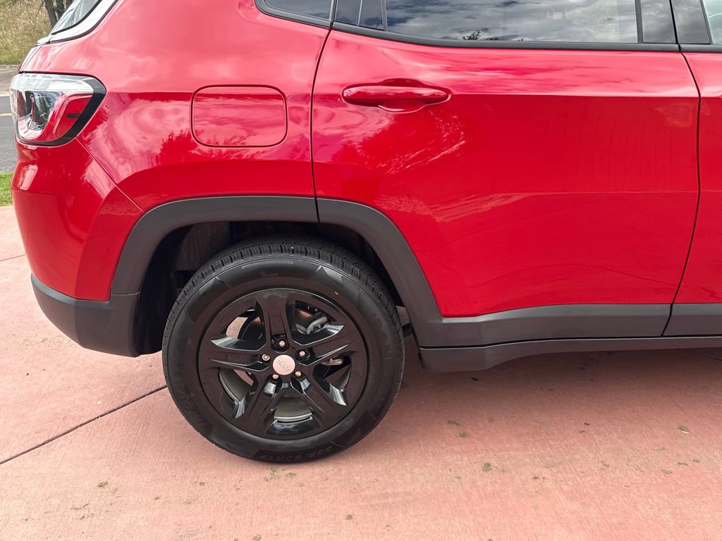 Used 2023 Jeep Compass Latitude AWD/4WD image 33