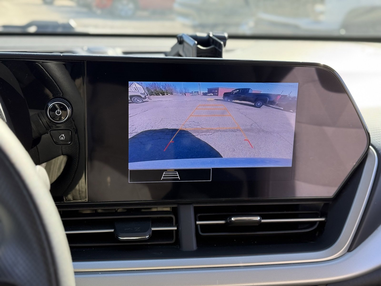 Used 2024 Chevrolet Trax LS image 24